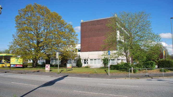 Zentrale Büroflächen mit Stellplätzen in Neumünster! OTTO STÖBEN!