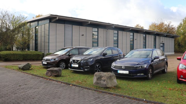 Kiel Wellsee: Produktions- und Lagerflächen mit Freifläche zu vermieten! OTTO STÖBEN!