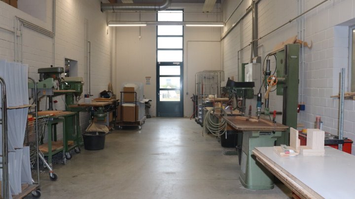 Kiel Wellsee: Produktions- und Lagerflächen mit Freifläche zu vermieten! OTTO STÖBEN!