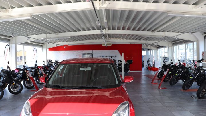 Autohaus und Werkstatt mit großer Freifläche zu vermieten! OTTO STÖBEN!