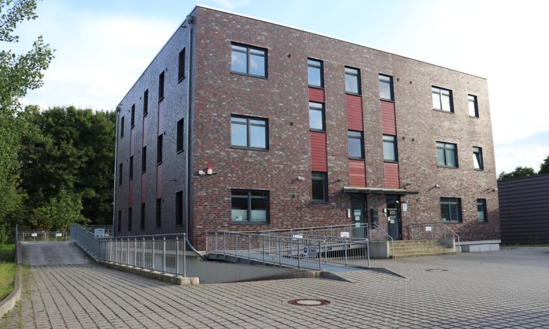 Kiel Wellsee: Moderne Bürofläche mit Stellplatzmöglichkeiten! OTTO STÖBEN!