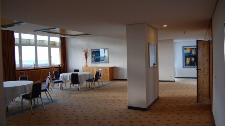 Rooftop Restaurant mit Ostseeblick! OTTO STÖBEN!