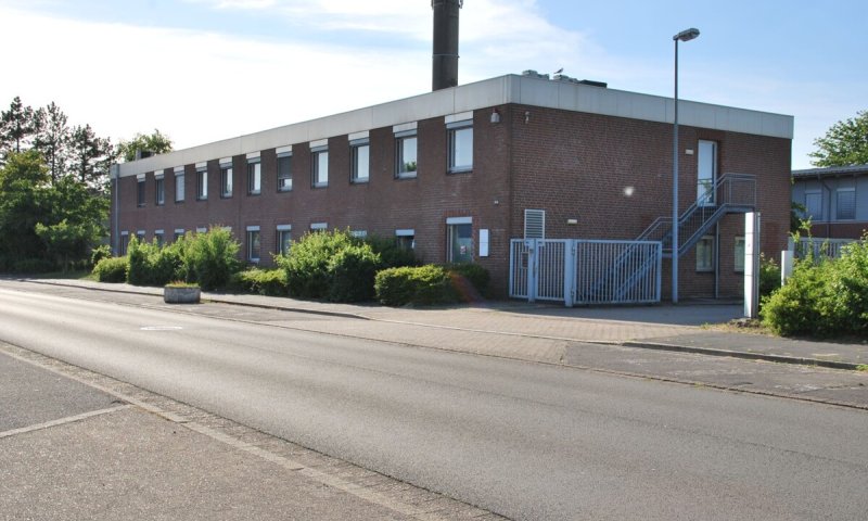 Schulungsräume und Großraumbüros mit Stellplätzen in der Nähe des Eiderparks! OTTO STÖBEN!