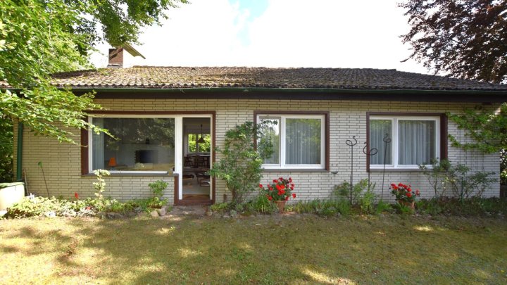 Naturnahes Wohnen, EFH, Bungalow + Garten + Waldgrundstück in Mölln Waldstadt - OTTO STÖBEN GmbH