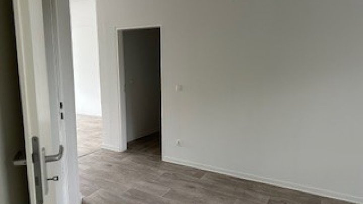 frisch sanierte 3,5-Zi-Wohnung in der Helsinkistr. 96 in Kiel zu vermieten! Otto Stöben GmbH