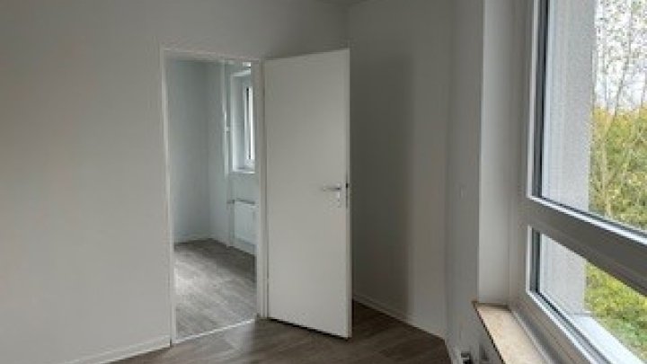frisch sanierte 3,5-Zi-Wohnung in der Helsinkistr. 96 in Kiel zu vermieten! Otto Stöben GmbH
