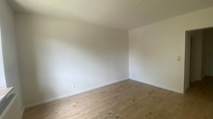 HERBST-ANGEBOT: MIETFREIE ZEIT IN BRUNSBÜTTEL Renovierte 2-Zimmer-Wohnung + Balkon OTTO STÖBEN GmbH