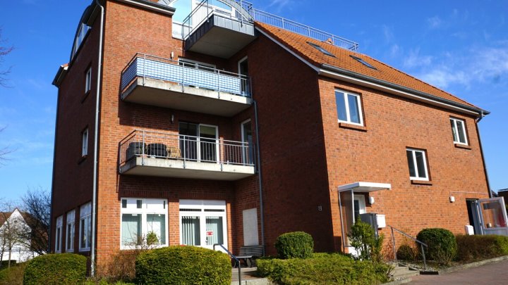 INVESTOREN HIGHLIGHT Wohn- u Geschäftshaus 7 WE + Gewerbe + Parkplatz in Eutin -OTTO STÖBEN GmbH