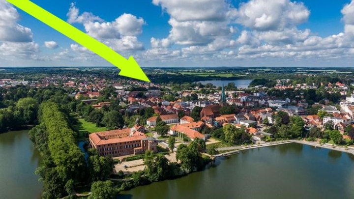 INVESTOREN HIGHLIGHT Wohn- u Geschäftshaus 7 WE + Gewerbe + Parkplatz in Eutin -OTTO STÖBEN GmbH