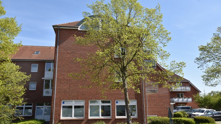 INVESTOREN HIGHLIGHT Wohn- u Geschäftshaus 7 WE + Gewerbe + Parkplatz in Eutin -OTTO STÖBEN GmbH