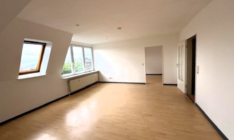 1 MONAT MIETFREI! Schicke Dachgeschosswohnung inkl Einbauküche Brunsbüttel - Otto Stöben GmbH