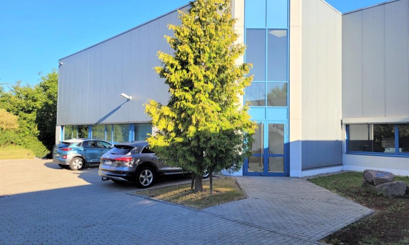 Moderne und funktional geplante Gewerbehalle in Schönkirchen zu erwerben! OTTO STÖBEN!