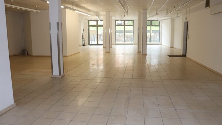 Laden provisionsfrei zu vermieten! Gute Passantenfrequenz für Ihr Business!  OTTO STÖBEN!