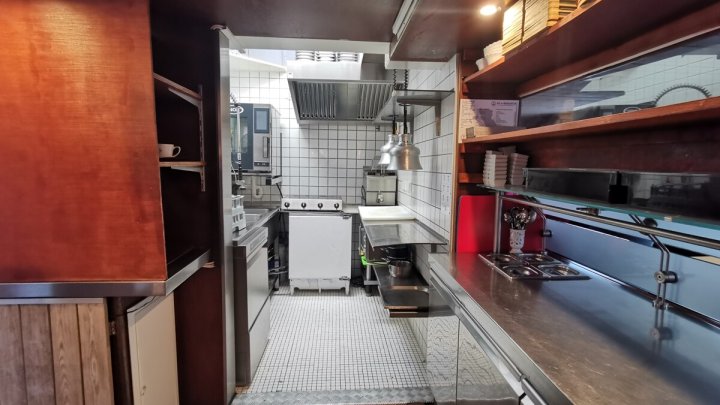 Einzigartiges Restaurantschiff im Hafen – bereit für den nächsten Kurs! OTTO STÖBEN!