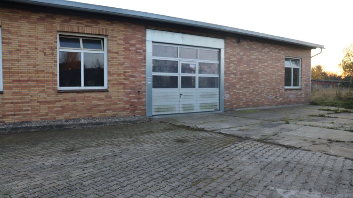 Werkhalle mit Büro und Lager im Ostseebad Schönberg – für Käufer provisionsfrei! OTTO STÖBEN!