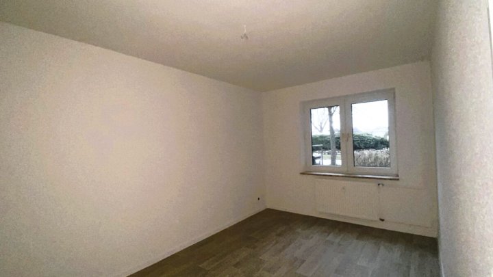 BRUNSBÜTTEL: 1 Monat keine Kaltmiete zahlen! Bezugsfreie 2-Zimmer-Wohnung mit Balkon im Erdgeschoss