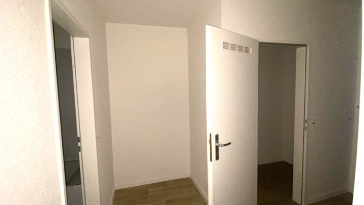 BRUNSBÜTTEL: 1 Monat keine Kaltmiete zahlen! Bezugsfreie 2-Zimmer-Wohnung mit Balkon im Erdgeschoss