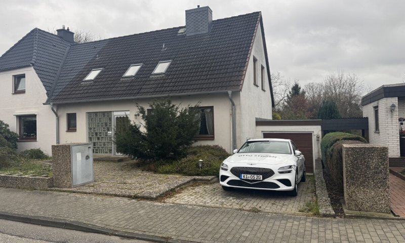 Renovierungsbedürftige Doppelhaushälfte in Kiel Pries– Ihr Projekt für individuelles Wohnen!