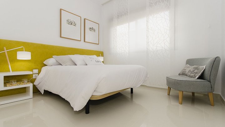 Exklusive Villen mit 3 - 4 Schlafzimmern, 3 Bädern, 1 Gäste-WC, Dachterrasse und Privatpool nur 600 m vom Strand