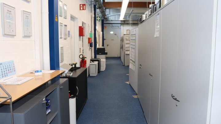 Zentral gelegen im Gewerbegebiet Wellsee! Kompaktes Hallen- und Büroangebot in Kiel! OTTO STÖBEN!