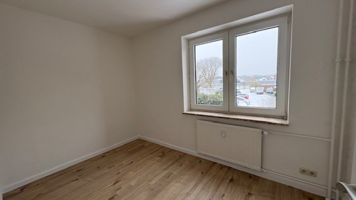 1 Monat keine Kaltmiete zahlen! Bezugsfreie 4-Zimmer-Wohnung in Brunsbüttel- Otto Stöben GmbH