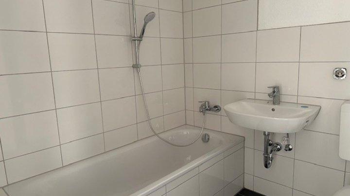 Frisch sanierte 4-ZW in der Helsinkistr. 92 in Kiel zu vermieten! Otto Stöben GmbH