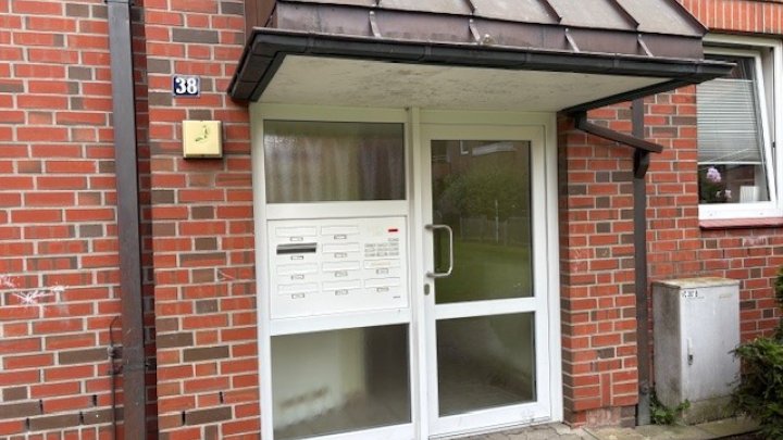 1 MONAT MIETFREI! Nur mit WBS! Schicke Dachgeschosswohnung inkl Küche Brunsbüttel - Otto Stöben GmbH