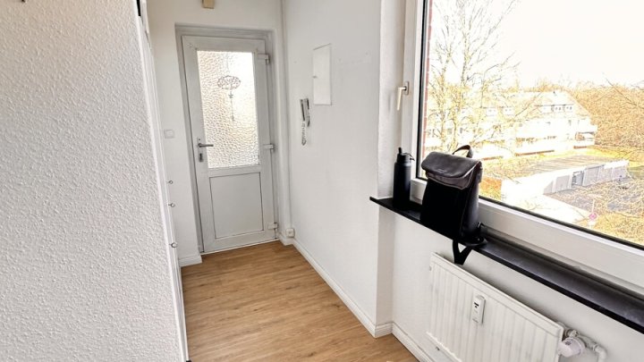 Helle 2 -Zimmer + 2 halbe Zimmer mit Balkon in Uni-Nähe