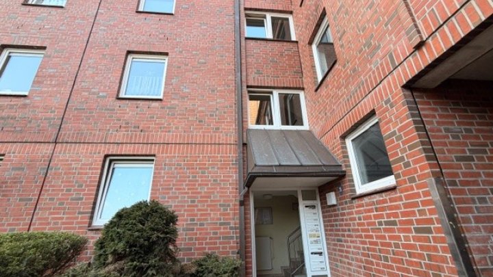 Eine Kaltmiete frei: sanierte 3-ZW, Einsteinstr. 31, Brunsbüttel, nur mit WBS! Otto Stöben GmbH