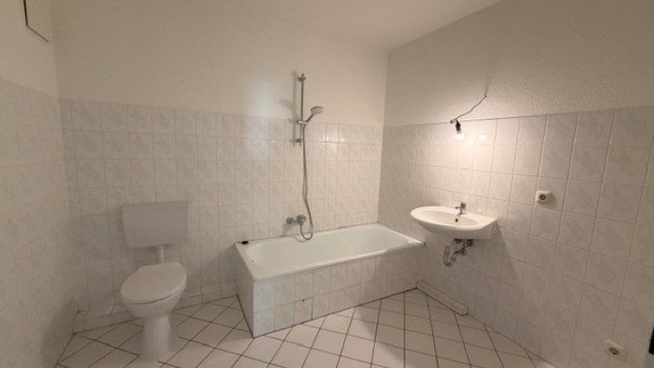 Eine Kaltmiete frei: sanierte 3-ZW, Einsteinstr. 31, Brunsbüttel, nur mit WBS! Otto Stöben GmbH