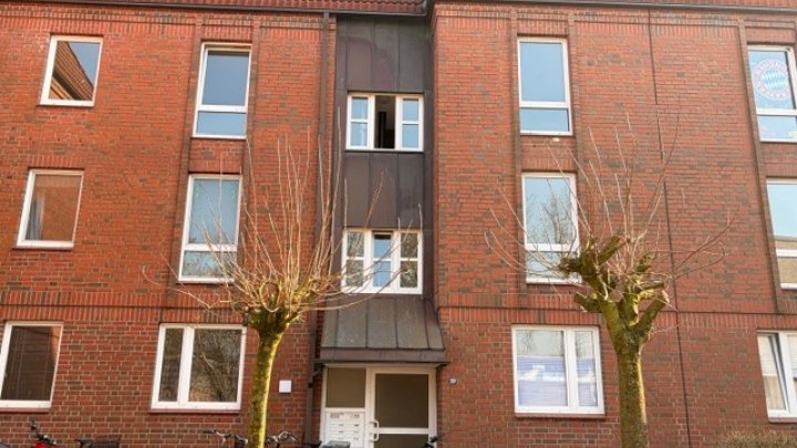 Eine Kaltmiete geschenkt! Mit WBS: 2-ZW mit Balkon, Einsteinstr. 19, Brunsbüttel - Otto Stöben GmbH