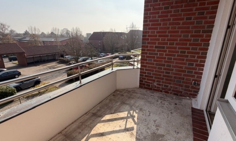 Eine Kaltmiete geschenkt! Mit WBS: 3-ZW mit Balkon, Einsteinstr. 19, Brunsbüttel - Otto Stöben GmbH