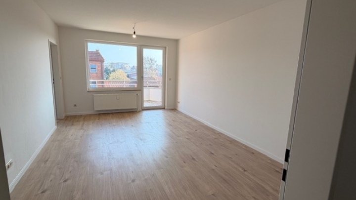 Eine Kaltmiete geschenkt! Mit WBS: 3-ZW mit Balkon, Einsteinstr. 19, Brunsbüttel - Otto Stöben GmbH