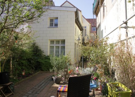 Zugang mittleres Haus