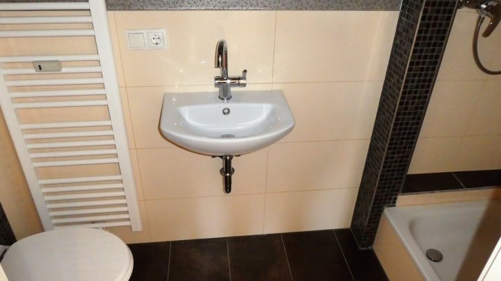 KIEL-BLÜCHERPLATZ: 4-Zimmer-Wohnung über 2 Ebenen (4. +5. OG) mit 2 Balkonen (ohne Fahrstuhl)