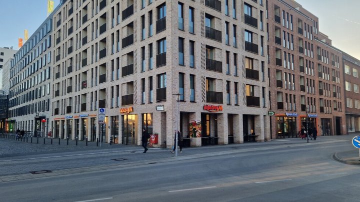 Moderne Gastrofläche am Bootshafen in Kiel! OTTO STÖBEN!