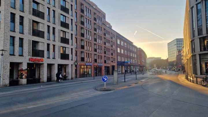 Moderne Gastrofläche am Bootshafen in Kiel! OTTO STÖBEN!