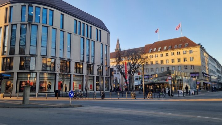 Moderne Gastrofläche am Bootshafen in Kiel! OTTO STÖBEN!