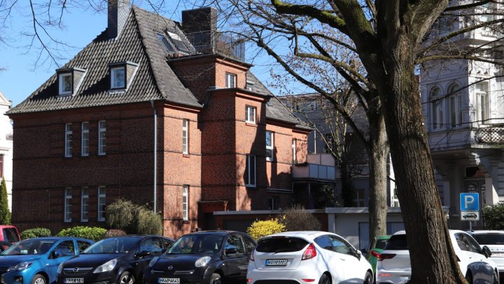 Prestige in St. Jürgen: Klassisches Mehrfamilienhaus in begehrter Lage von Lübeck! OTTO STÖBEN!