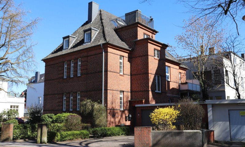 Prestige in St. Jürgen: Klassisches Mehrfamilienhaus in begehrter Lage von Lübeck! OTTO STÖBEN!