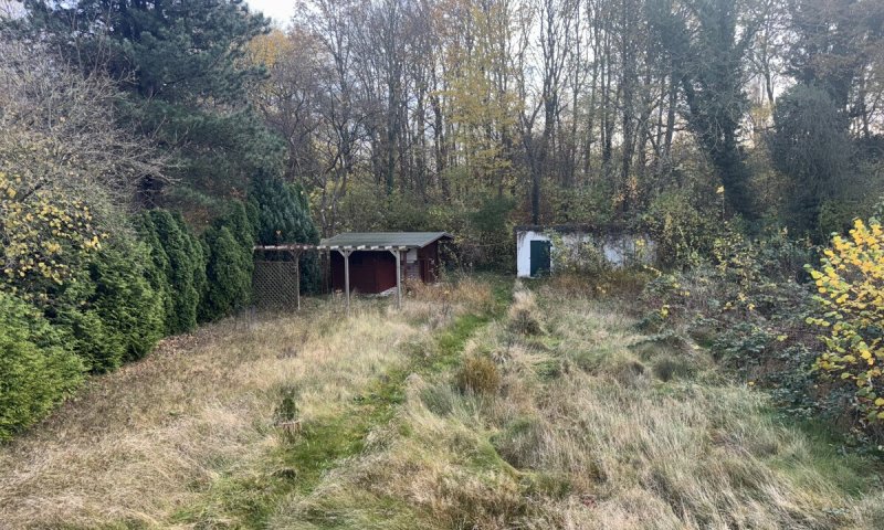 Viel Potenzial: Baugrundstück mit Altbestand in Suchsdorf - OTTO STÖBEN GmbH!