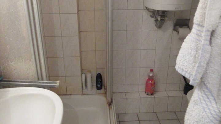 Mansardenzimmer in der Holtenauer Str. 90 zu vermieten- Otto Stöben GmbH