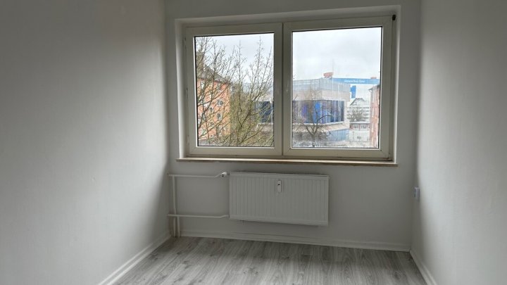 Frisch renovierte 2,5-Zimmerwohnung in der Augustenstr. 52 in  Kiel zu vermieten! Otto Stöben GmbH