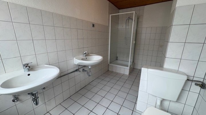 Mehrfamilienhaus 4 Wohneinheiten 4 Garagen in Glückstadt und ein echtes maritimes Kleinod nahe des

Binnenhafens, mitten in der Stadt