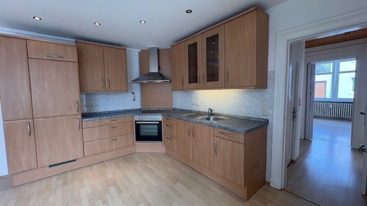 Mehrfamilienhaus 4 Wohneinheiten 4 Garagen in Glückstadt und ein echtes maritimes Kleinod nahe des

Binnenhafens, mitten in der Stadt