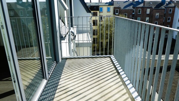 KIEL-SCHREVENPARK:

Modernes 1-Zimmer-Appartement mit Balkon zum Innenhof in sehr begehrter Lage