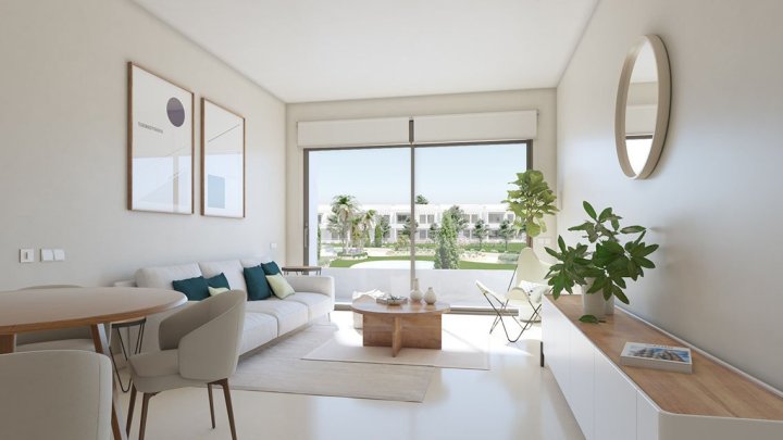 Moderne Obergeschoss-Wohnungen mit 2 Schlafzimmern, 2 Bädern, Dachterrasse, Klimaanlage, Alarmanlage und Gemeinschaftspool nur 250 m vom Meer