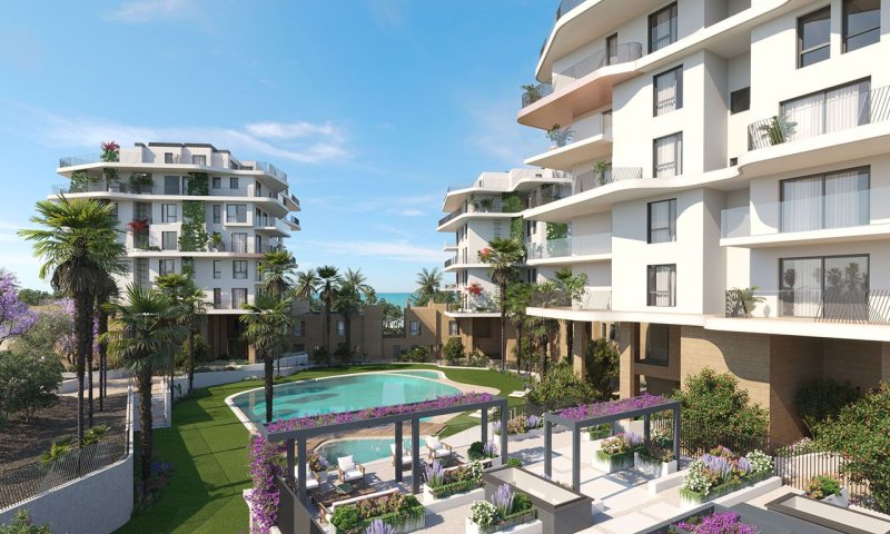 Wunderschöne Maisonette-Wohnungen mit 3 Schlafzimmern und Meerblick in Wohnanlage mit Außen- sowie beheiztem Innenpool nur 300 m vom Strand