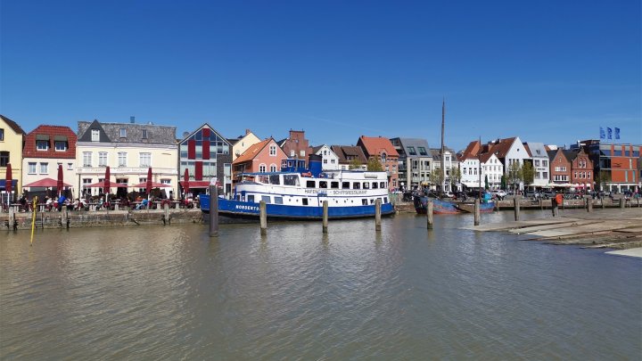 Schiffgastronomie Husum Ahoi! Komm an Bord und sei dein eigener Chef! OTTO STÖBEN!