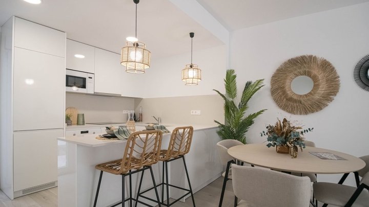 Reihenhäuser mit 3 Schlafzimmern, 2 Bädern, Dachterrasse und Privatpool